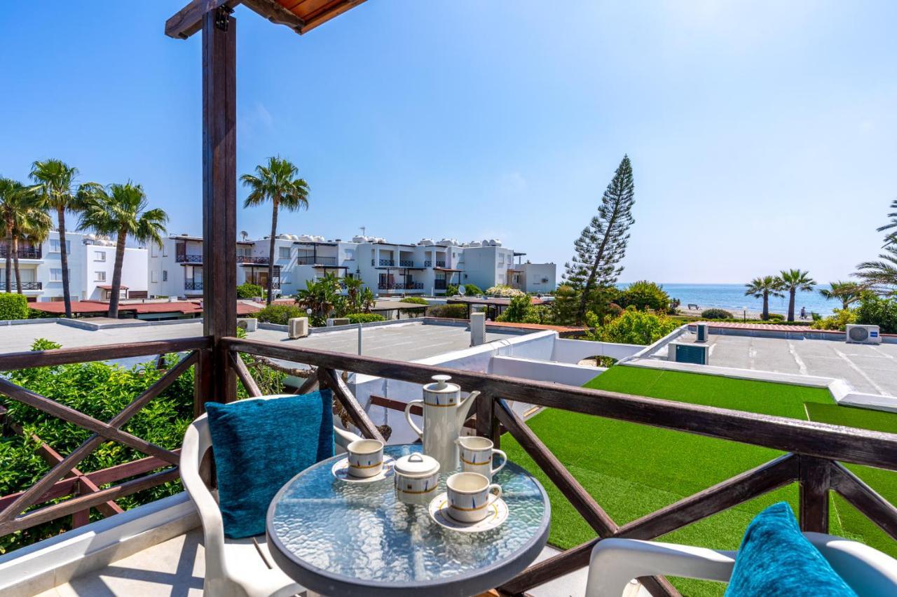 לרנקה Seawaves 1- Bedroom Apartment Near Meneou Beach מראה חיצוני תמונה