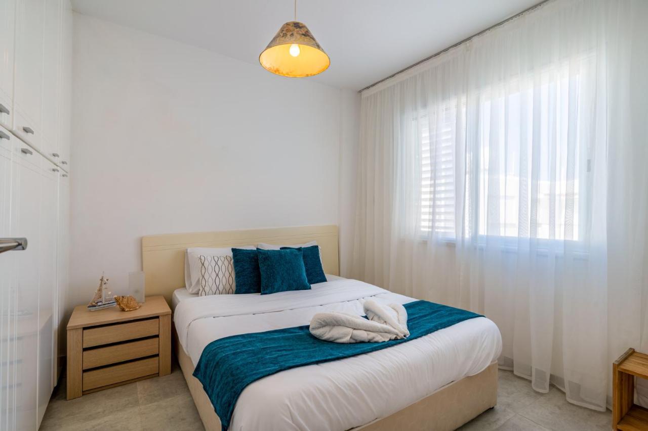 לרנקה Seawaves 1- Bedroom Apartment Near Meneou Beach מראה חיצוני תמונה
