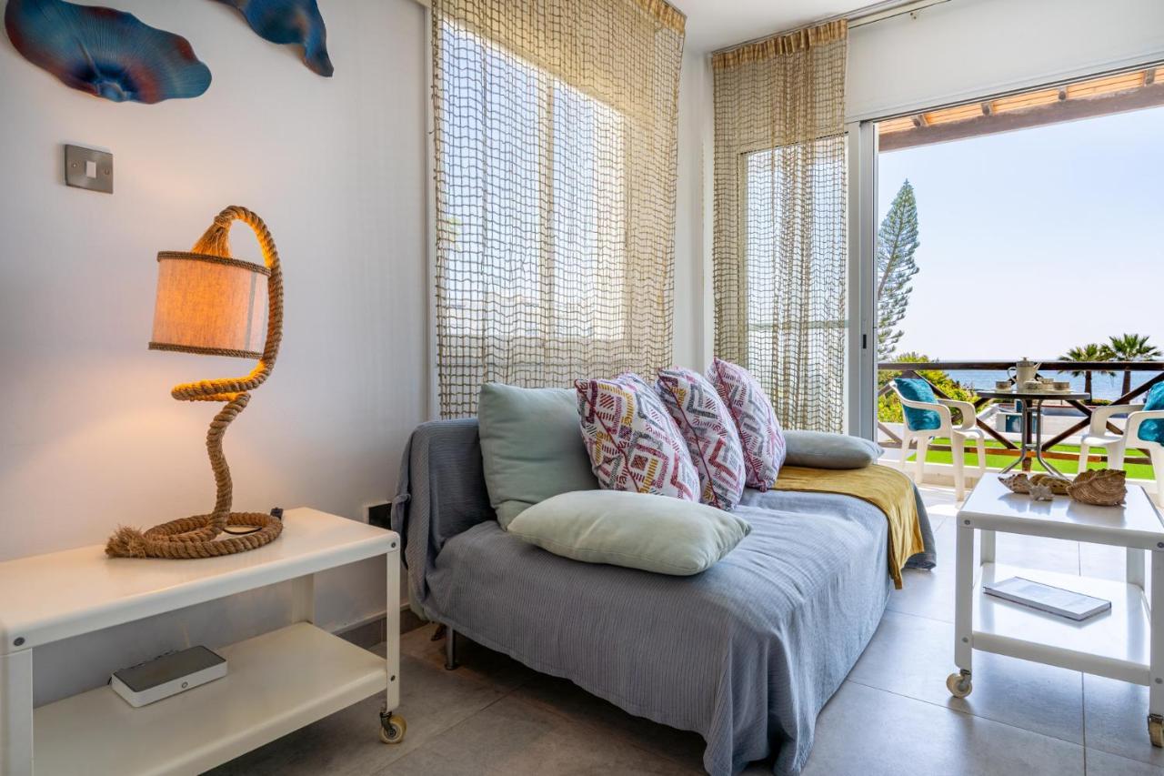 לרנקה Seawaves 1- Bedroom Apartment Near Meneou Beach מראה חיצוני תמונה